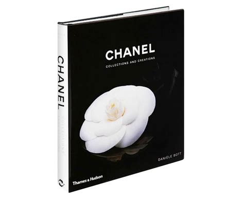 chanel boek als decoratie|Chanel, Daniele Bott .